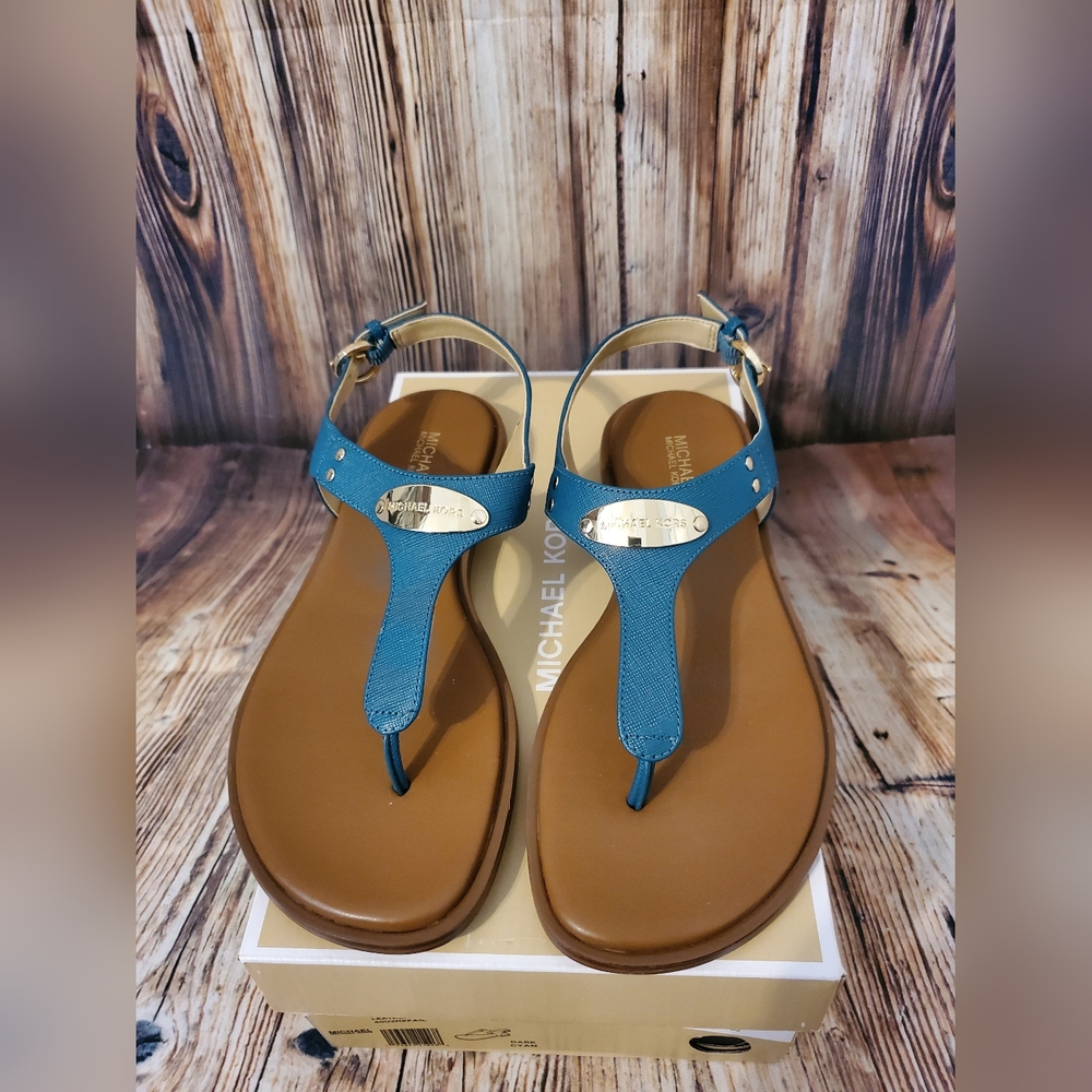 Michael Kors Plate Leather Sandal - Picture 2 of 11